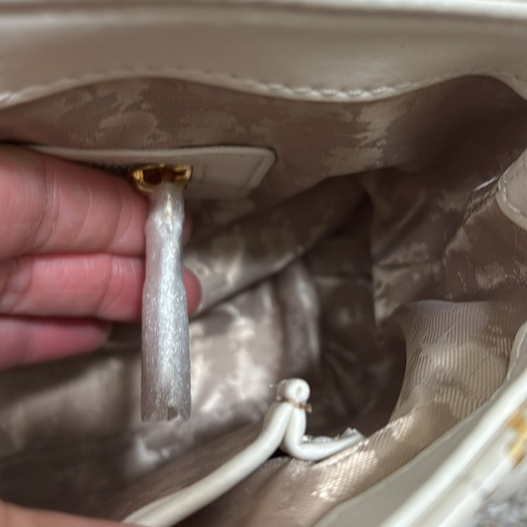 KARL LAGERFELD PARIS Agyness Chevron Chain Shoulder Bag - Picture 10 of 12